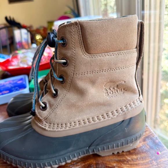 Men’s size 5/women’s size 7.5 Sorel Cheyenne hiking boots main image 4